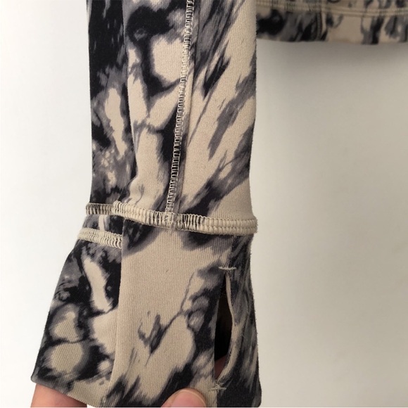 Lululemon size 6, long sleeves zip up jacket - Picture 3 of 4